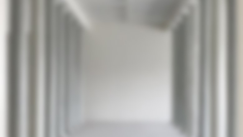 Dominican Church - Kunsthalle Krems, © Studio Sébastien de Ganay/Simon Veres Blurred view into an empty, white room with high ceilings.