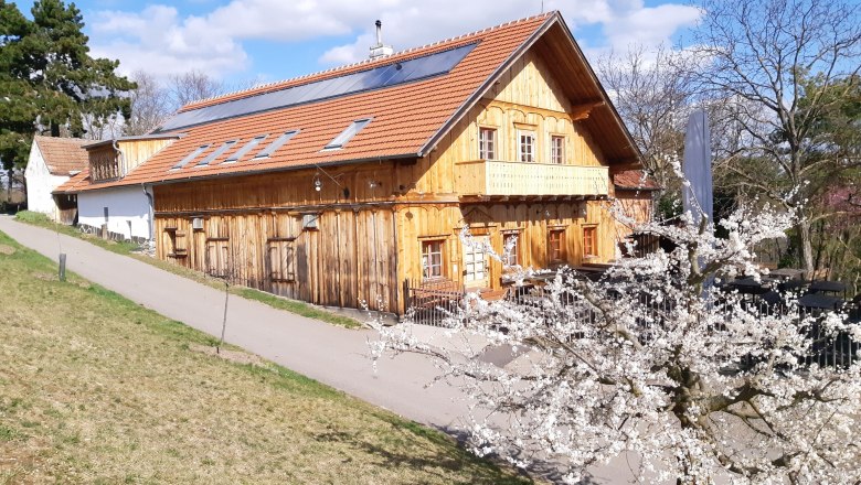 Gasthaus Schwarzalm Krems in spring, © Donau NÖ Tourismus GmbH/Wurm Gasthaus Schwarzalm Krems in spring, © Donau NÖ Tourismus GmbH/Wurm