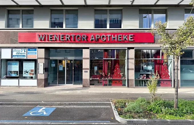 Wienertor Apotheke, © C. Schachhuber Eingang zur Wienerthor Apotheke auf der Ringstraße