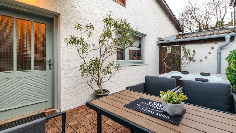 Terrace with whirlpool