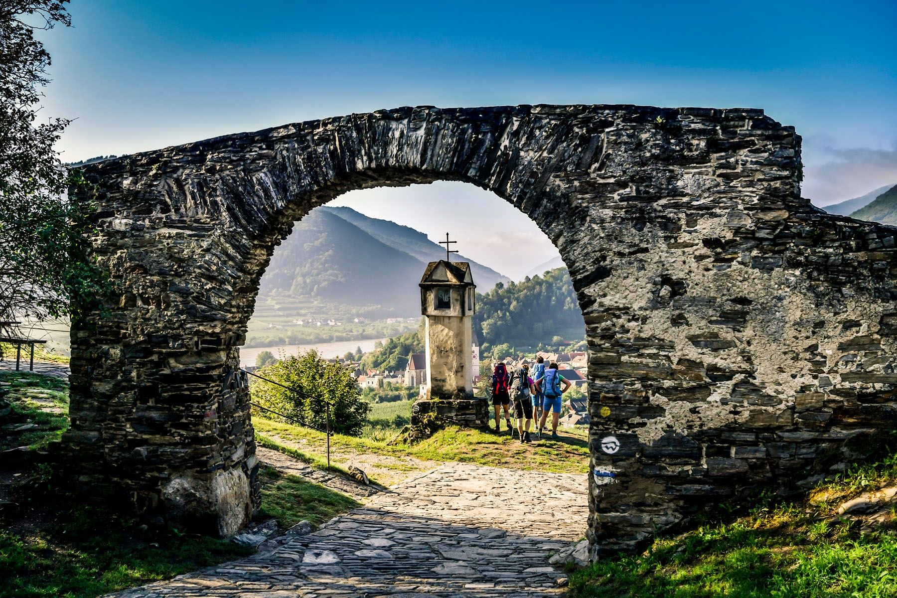 Rotes Tor in Spitz