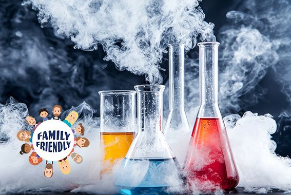 Lebhaftes Chemie-Experiment: Fesselnde Szene eines lebendigen chemischen Experiments mit sprudelnden