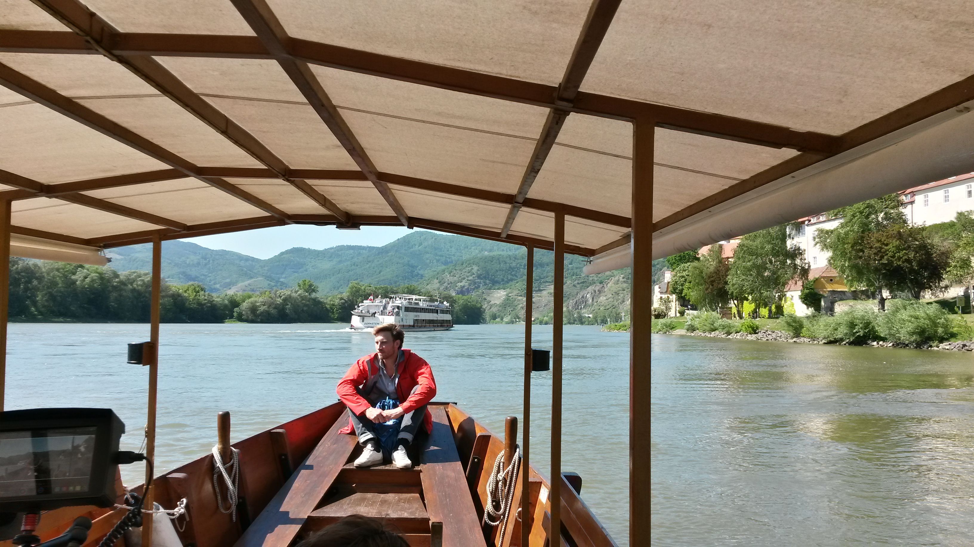 Zillenfahrt auf der Donau genießen