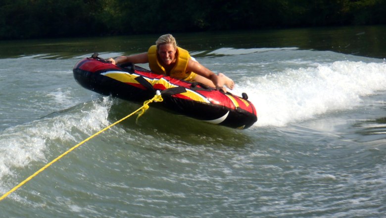 Water fun with a motorboat from Martin Weber, &copy; Martin Weber