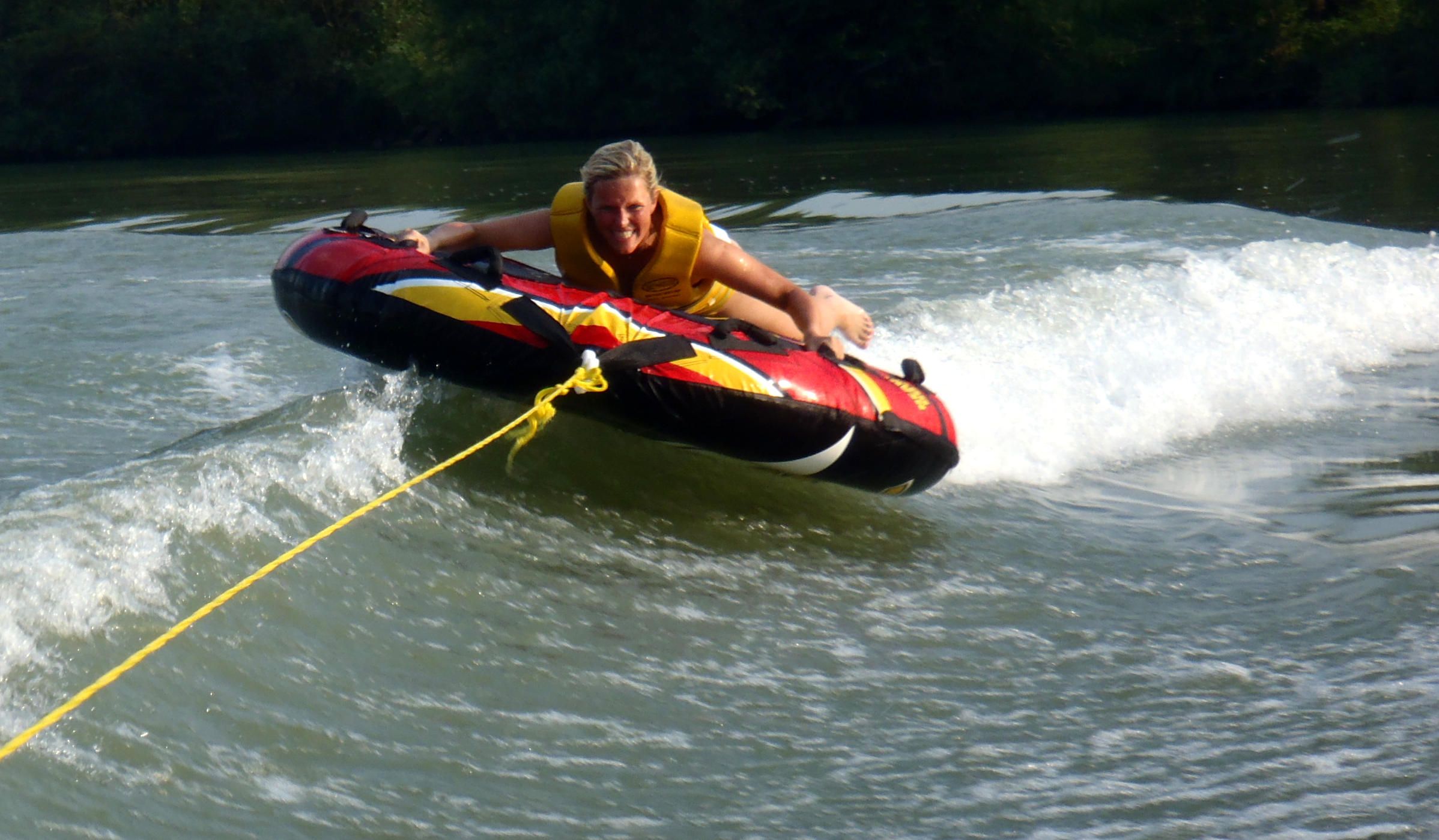 Wasserspaß mit Motorboot von Martin Weber