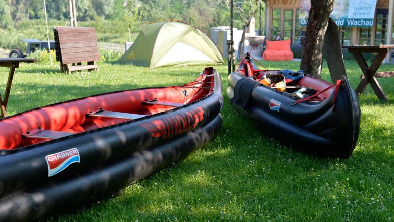Canoes ready for the trip, &copy; Yukon-Wachau Safari