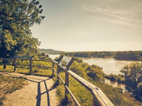 Danube view at the R&ouml;thelstein ruins, &copy; Donau Nieder&ouml;sterreich Tourismus, Andreas Hofer