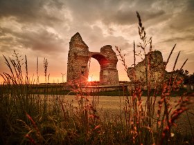 Pagan Gate Petronell-Carnuntum, &copy; Donau Nieder&ouml;sterreich - Tourismusb&uuml;ro Carnuntum-Marchfeld