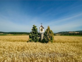 Many a shrine can be seen along the way, &copy; Franz Haslinger