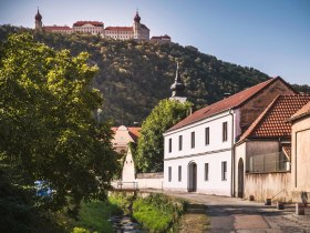 Furth with a view of G&ouml;ttweig Abbey, &copy; Wachau-Nibelungengau-Kremstal
