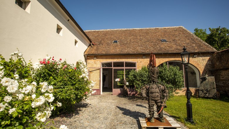 Spoerri courtyard, &copy; Ausstellungshaus Spoerri