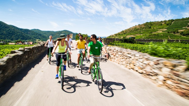 Cycling through the beautiful Wachau region, &copy; Wachau Explorer